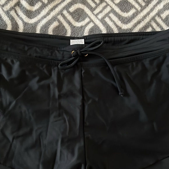 Time and Tru Swim Shorts - Picture 2 of 4
